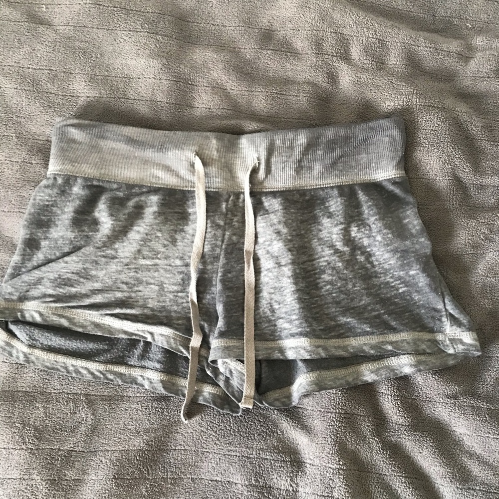 gray shorts